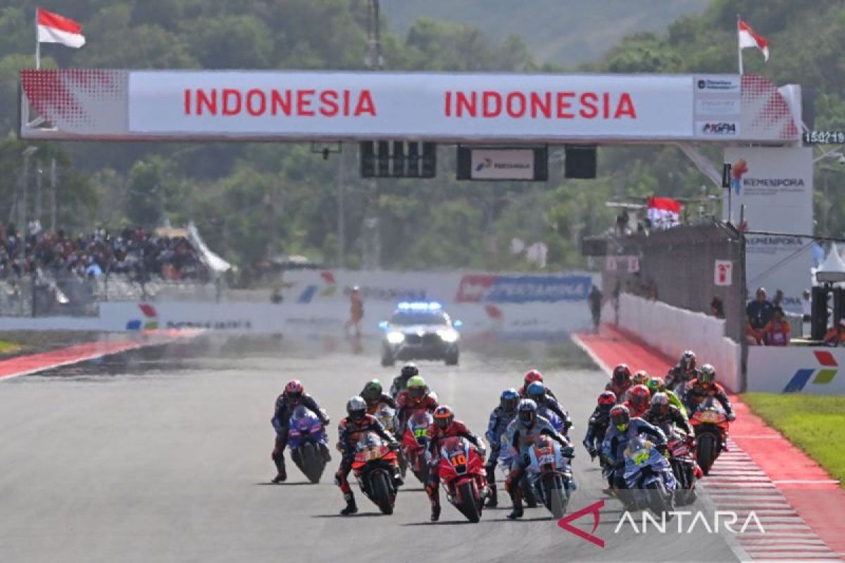 Marco-Bezzecchi-Juara-Sprint-Race-MotoGP-Indonesia-041025-app-8