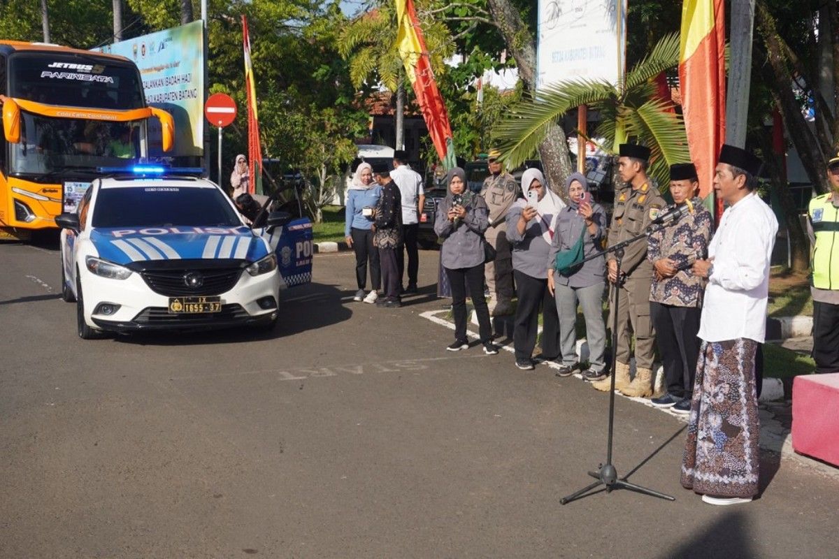 Wabup-berangkatkan-calhaj