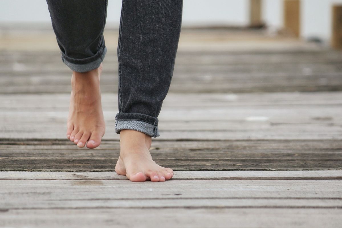 barefoot-gebca99db1_1280