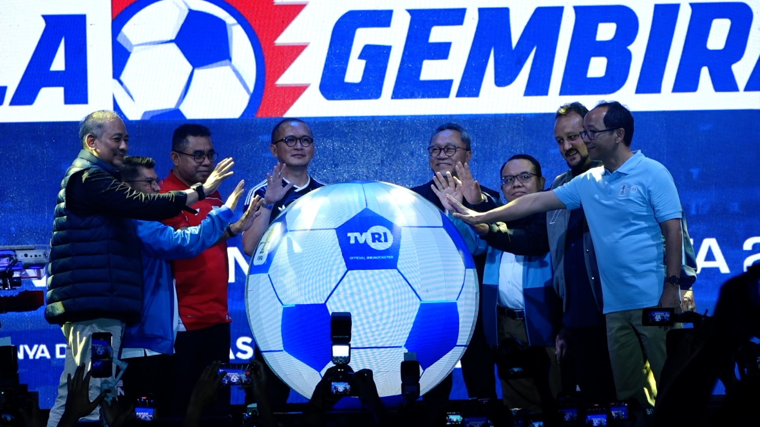 AB_KOMISI-VII-DPR-RI-BANGGA-PIALA-DUNIA-FIFA-KEMBALI-DISIARKAN-TVRI