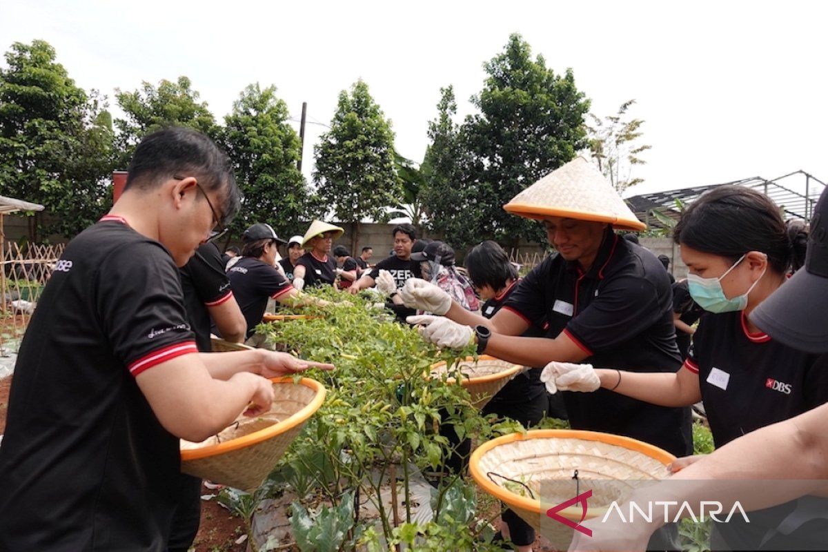 Foto-6-Laporan-Tahunan-dan-Keberlanjutan-2025-Bank-DBS-Indonesia