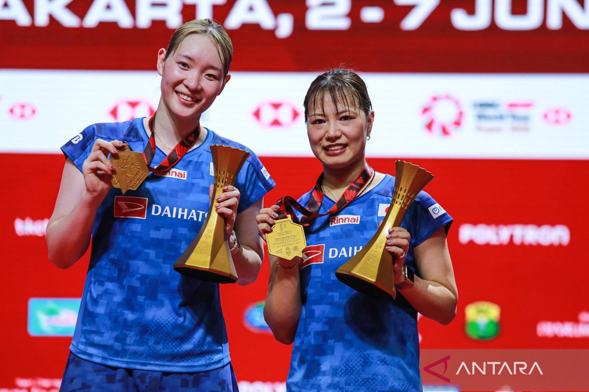 Fukushima-dan-Matsumoto-juara-ganda-putri-Indonesia-Open-2026-070626-Ada-6