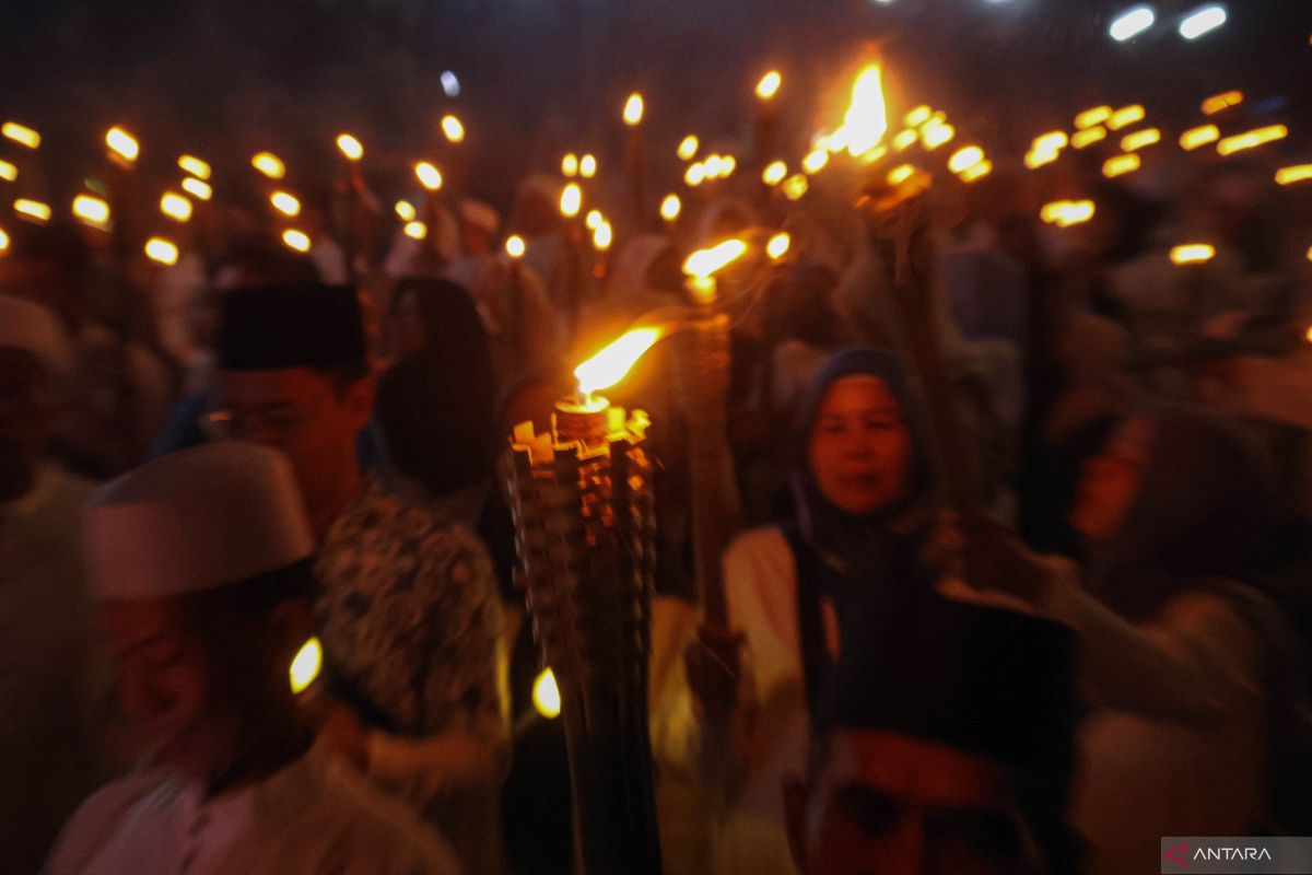 Pawai-Obor-Sambut-Tahun-Baru-Islam-Di-Kabupaten-Bogor-1506260-ysw-6