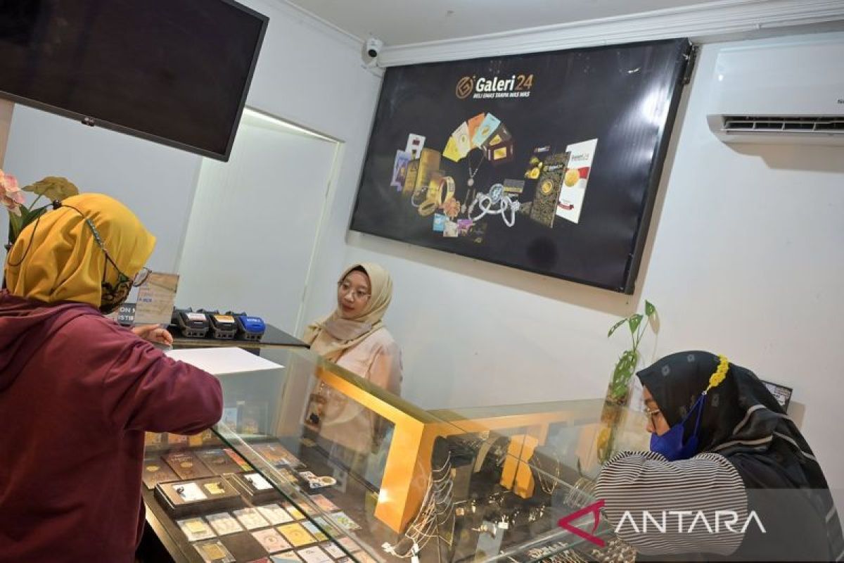 Penurunan-harga-emas-di-ntb-281024-AS-4