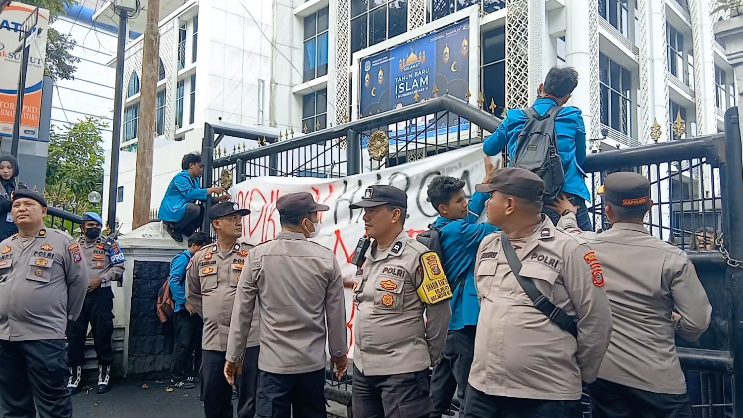 SEBANYAK-1.313-PERSONEL-AMANKAN-AKSI-UNJUK-RASA-DI-KOTA-MEDAN